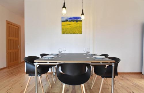 Cuzy Maison | Mansion in Cuzy with Shared Pool