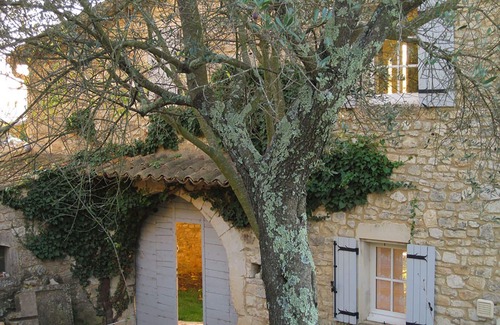Issirac Maison | Mas provençal de caractère dans les collines surplombant la vallée de la Cèze