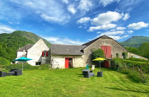 Issor Maison | PROMO ! Splendide Corps de Ferme au pied des Pyrénées, vue imprenable
