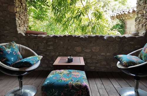 Massillargues-Attuech Maison | Maison de caractère en pierres avec piscine chauffée et jacuzzi