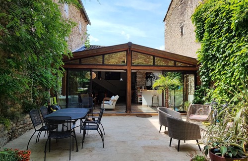 Massillargues-Attuech Maison | Maison de caractère en pierres avec piscine chauffée et jacuzzi