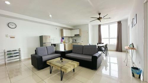 Downtown George Town Appartement | Mansion One Gleneagles Gurney Infinity Seaview Suite