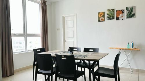 Downtown George Town Appartement | Mansion One Gleneagles Gurney Infinity Seaview Suite