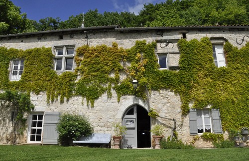 Penne-d'Agenais Cottage | Relais de chasse du XIIIème siècle Gîte Asphalte
