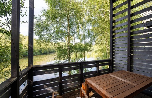 Maubray Villa | Escapade unique au bord du lac par Belvilla