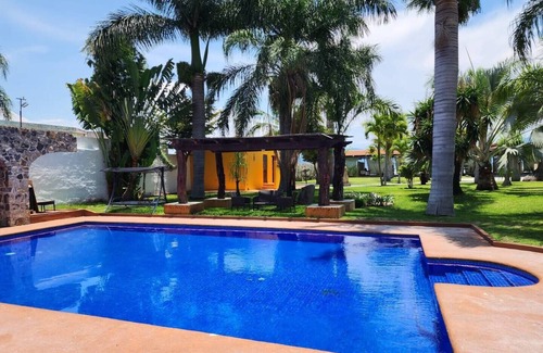 Riberas del Pilar Maison | Mansion with Lake View, Garden and Pool