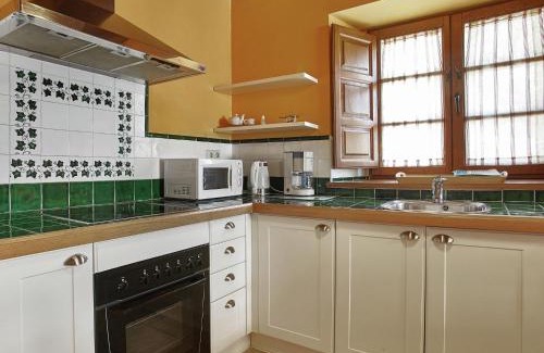 Nava Maison | Mansion with Pool & Terrace