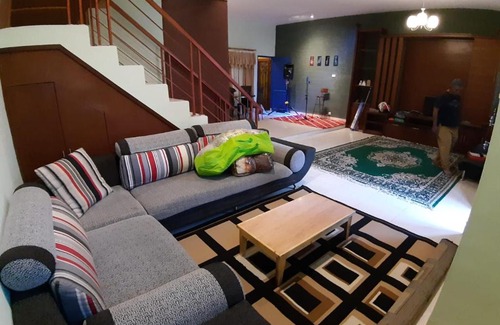 Berastagi Villa | Manyak Villa at Berastagi Resort C14 Jl Mimpin Tua