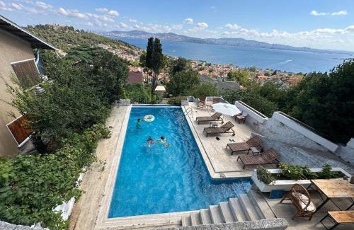 Adalar Maison | Manzaraada Tepe