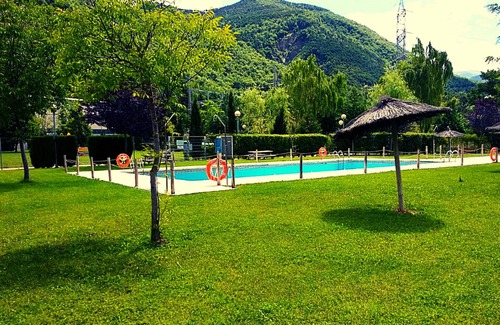 Biescas Maison | Maple House. Your home on vacation.