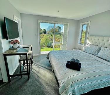 Putaruru Maison | Maple Retreat by Blue Spring