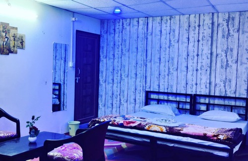 Naini Hôtel | Maple Tree resort & restaurant