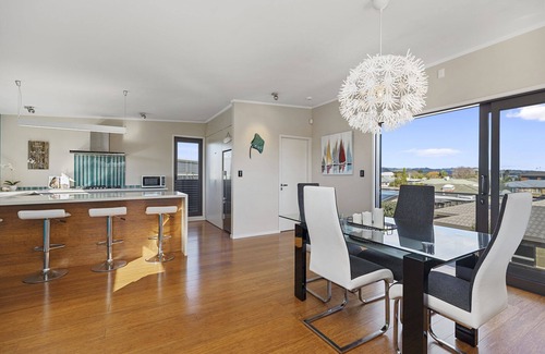 Mount Maunganui Maison | Maranui BeachSide Retreat - Mt Maunganui Home