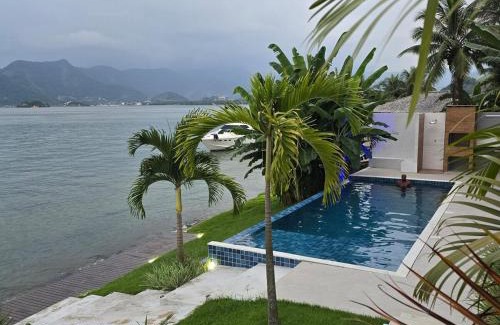 Ponta do Sape Maison | Maravilhosa casa linear 5 suítes em Angra
