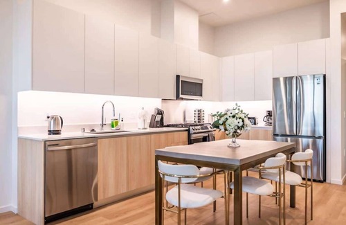 Waterfront Copropriété | @ Marbella Lane - Aesthetic 2BR w/Ocean views