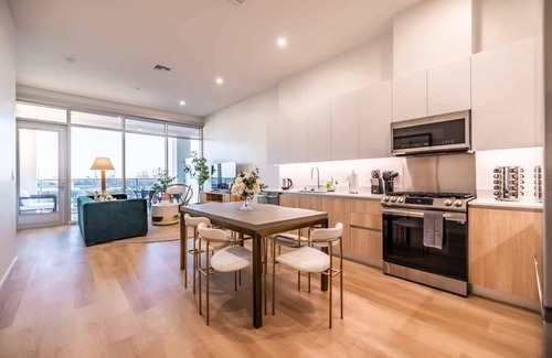 Waterfront Copropriété | @ Marbella Lane - Aesthetic 2BR w/Ocean views
