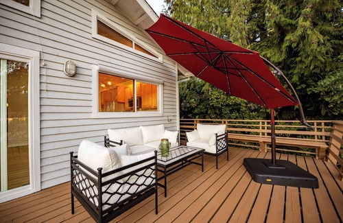 Maple Heights-Lake Desire Maison | @ Marbella Lane - Hidden Gem on Scenic Shady Lake