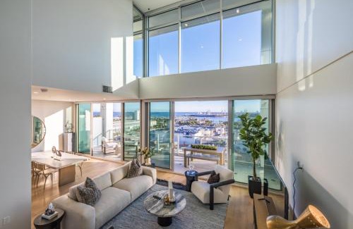 Waterfront Appartement | @ Marbella Lane - Luxurious 3BR Penthouse