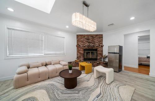 West Covina Maison | # Marbella Lane - Serene and Pristine 2BR Home