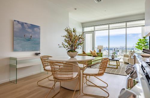 Waterfront Appartement | @ Marbella Lane - Sleek Corner Ocean View