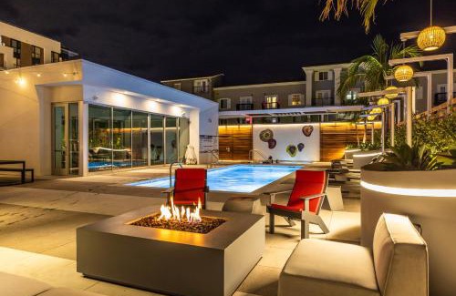 Waterfront Appartement | @ Marbella Lane - Sleek Corner Ocean View