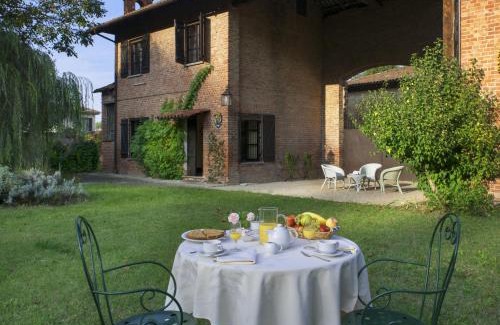 Rocchetta Tanaro Maison | Marchesi Incisa Winery Lodge
