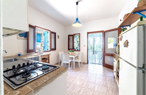 Corsano Cottage | MAREBLU, trullo avec splendide véranda face à la mer à l'intérieur de la Franchina
