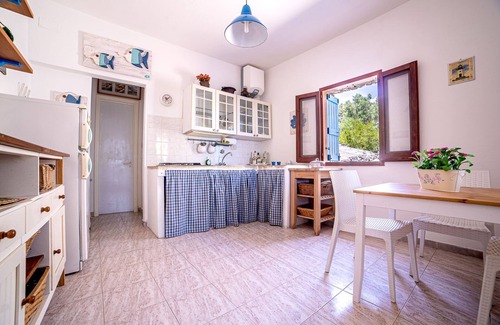 Corsano Cottage | MAREBLU, trullo avec splendide véranda face à la mer à l'intérieur de la Franchina