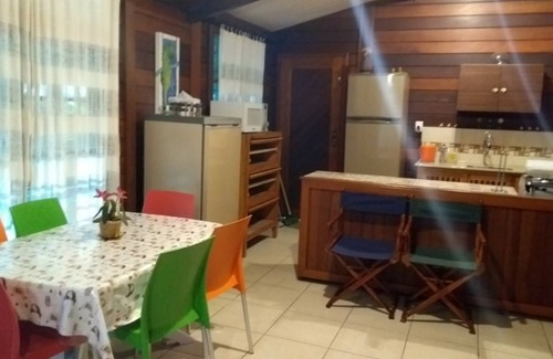Maresias Maison | Maresias Charme et Confort à un demi pâté de maisons de la plage - 1 suite + 01 chambre