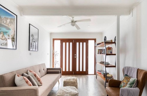 Margate Appartement | Margate - Airbnb · Contemporary Escape | Pet Friendly | Spacious Apt