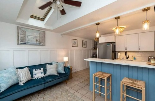 Margate City Maison | Margate Cottage, Close to Beach!