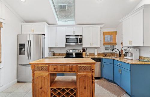 Margate City Maison | Margate Home w/Large Outdoor Kitchen