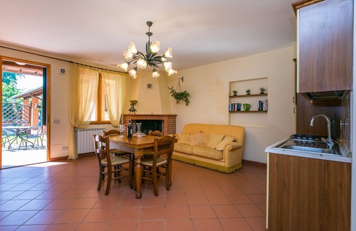 Badia Agnano Appartement | Margherita by Interhome