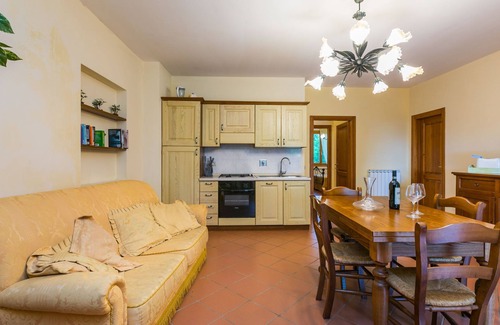 Badia Agnano Appartement | Margherita by Interhome