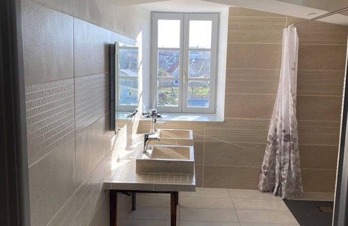 Montmarault Appartement | Chambre Margueritte dans Château Camus