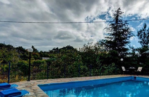 Prina Villa | Villa Maria Emanuela dans un village pittoresque, à seulement 10 minutes de route de la plage!