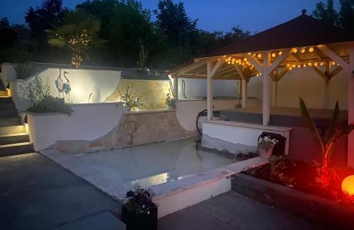 Mernye Maison | Maria Vendéghaz