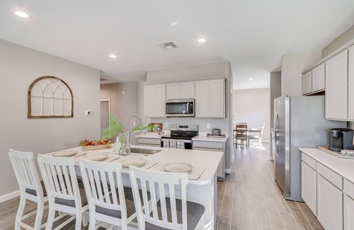 Maricopa Maison | Maricopa Home w/ Yard - 1 Mi to Harrah’s Casino!