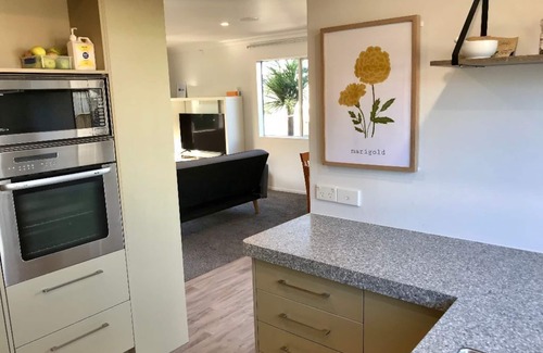 Taupo Maison | Marigold Cottage, includes bikes & kayaks