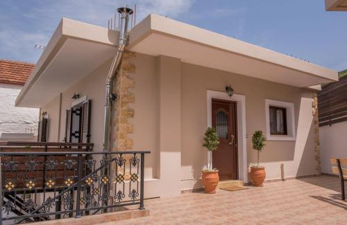 Elos Maison | Marika Traditional Home