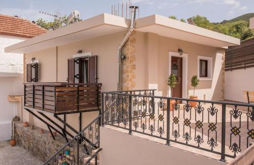 Elos Maison | Marika Traditional Home