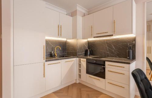 Dzielnica Uzdrowiskowa Appartement | Marina Elegance Kołłątaja 7A- by Perłowa Przystań Rent
