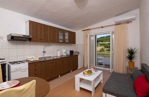 Razanac Appartement | Marina's Apartments - One Bedroom Apartment with Terrace