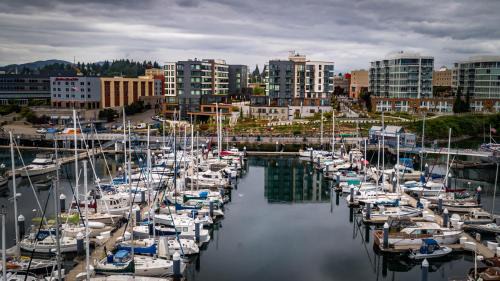 Bremerton Hôtel | Marina Square Suites
