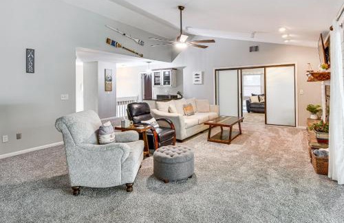 Salem Appartement | Marina Villa Condo at Lake Keowee with Fireplace