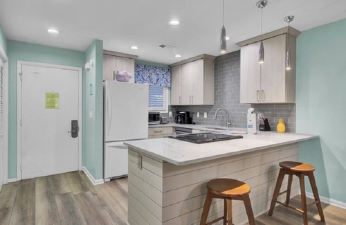 Pelican Bay Copropriété | Mariner's Walk 9C / 2 BR près de l'océan Condo w / Wild Dunes Commodités!