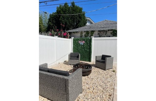 Long Beach Maison | Market Place Spacious Blue-Long Beach Home