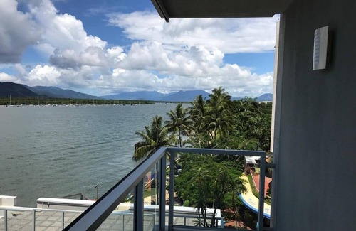 Cairns Central Business District Appartement | Marlin Parade Waterfront Getaway with Rooftop Pool