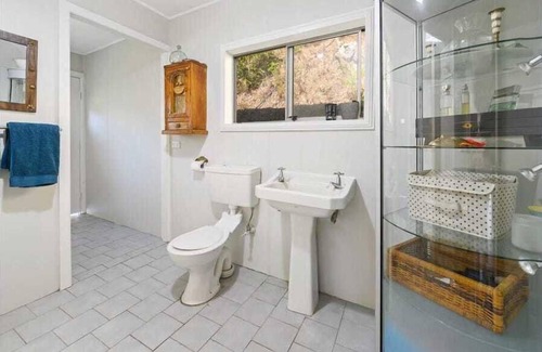 Marlow Maison | Marlow Lost Buoys Inn ** Boat Access ONLY **