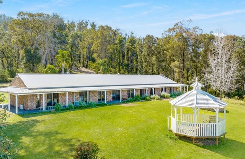 Kangaroo Valley Maison | MarMel - Four bedroom home with pool and fire pit